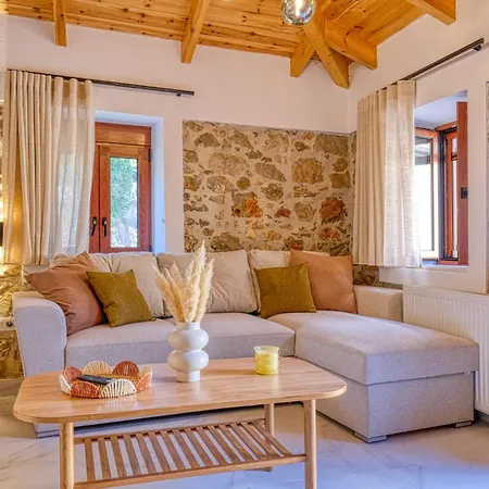 Thymele Stone House Habitación en casa particular *